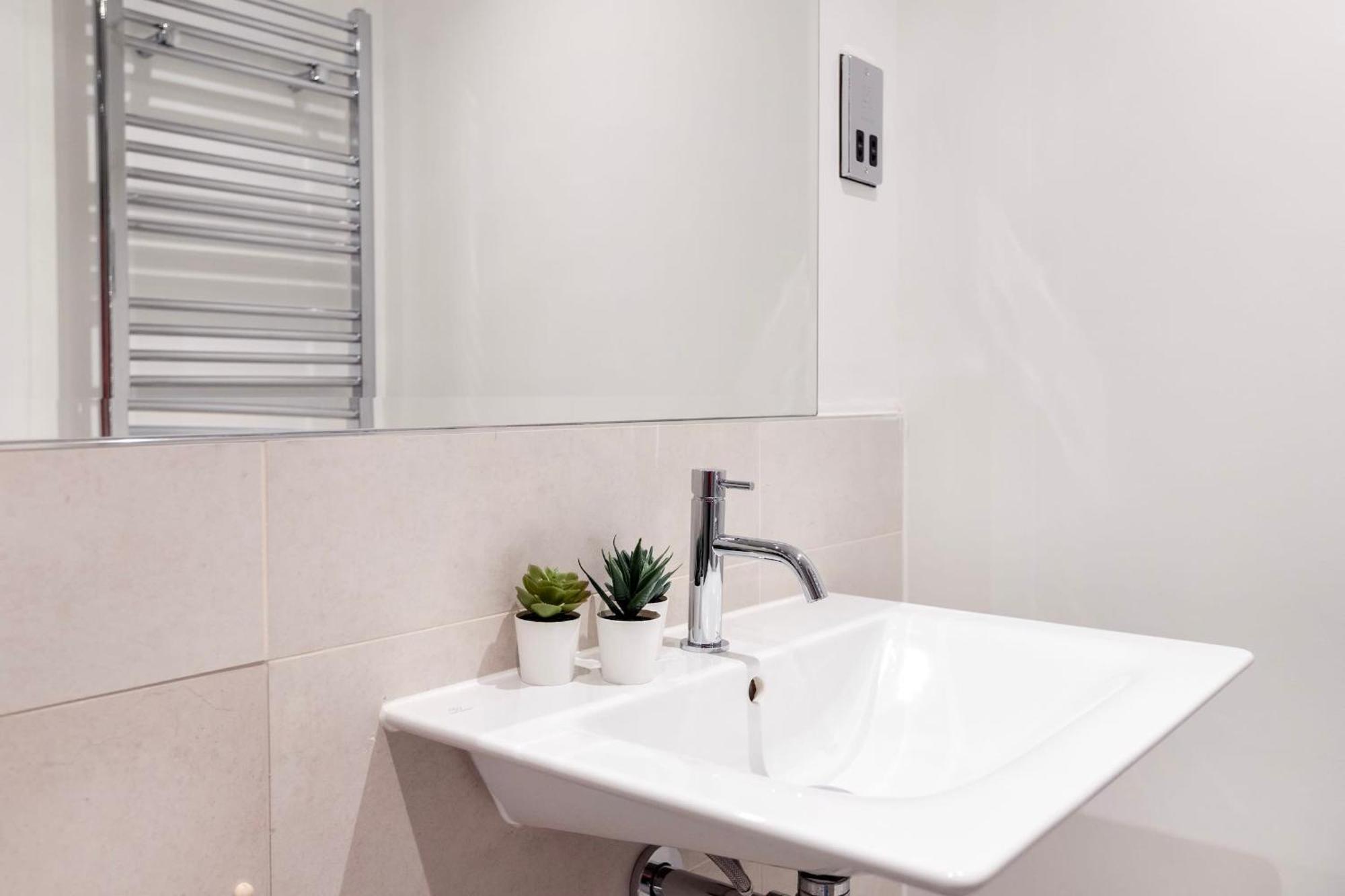 Fitzrovia With Balcony - Cityapartmentstay Λονδίνο Εξωτερικό φωτογραφία