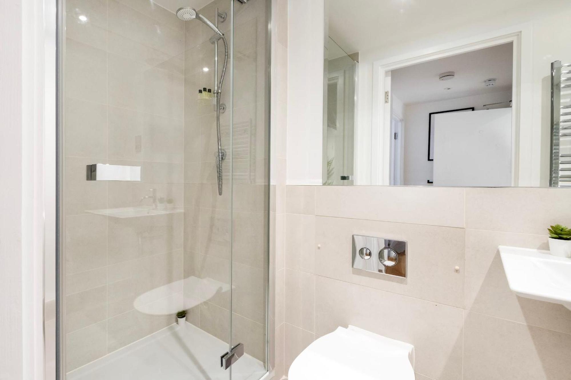 Fitzrovia With Balcony - Cityapartmentstay Λονδίνο Εξωτερικό φωτογραφία